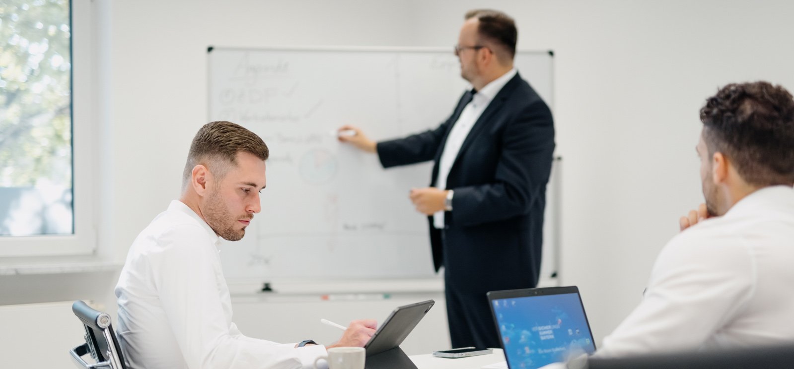 perfekter-partner-baufinanzierung-bauer-und-kollegen-versicherungsdienst